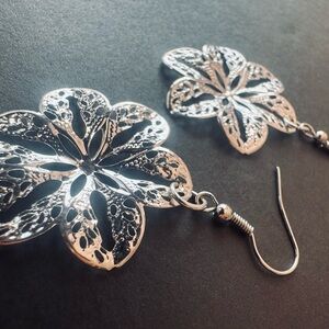 Silver Filigree Floral Earrings